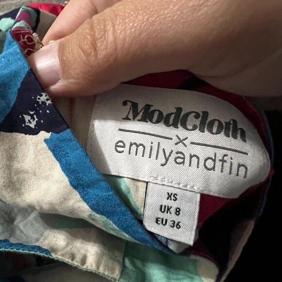 ModCloth x emilyandfin Floral Skirt xs - Picture 10 of 10